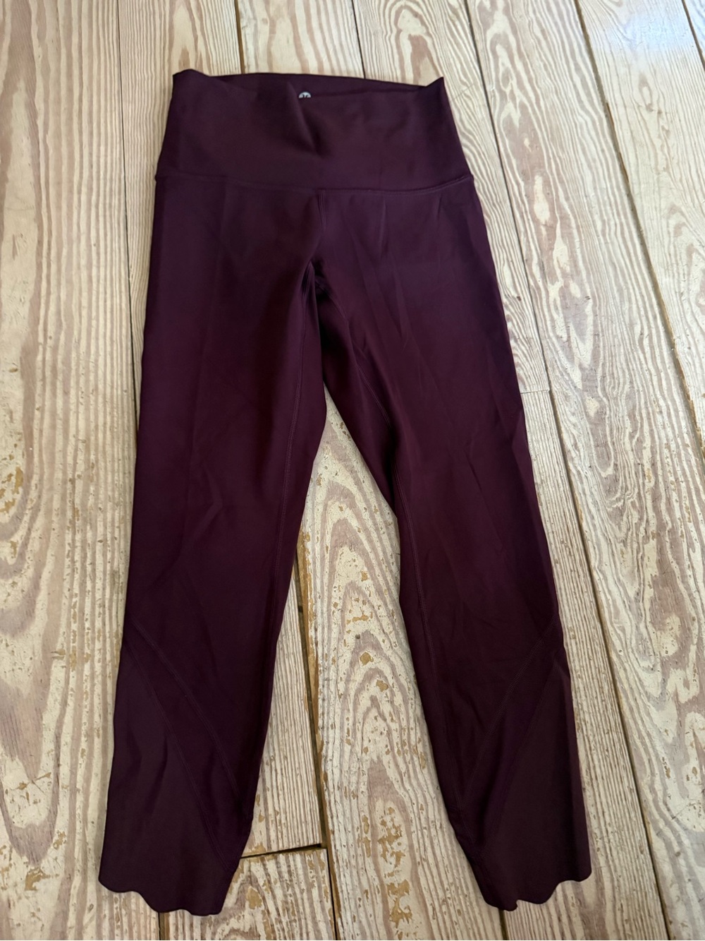 Lululemon Tight Stuff Tight II Scallop Leggings reversible no size dot size 6